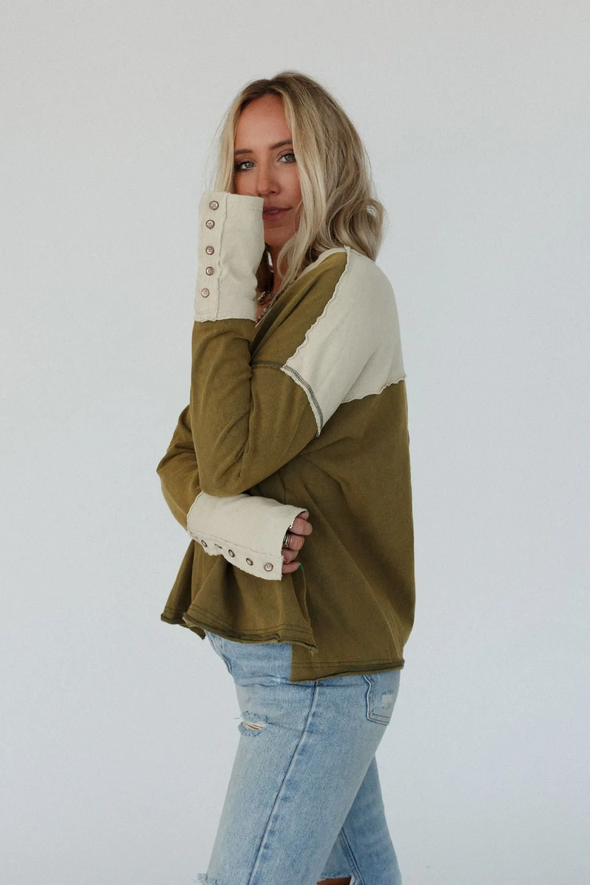 Kaomi Henley Top - Olive