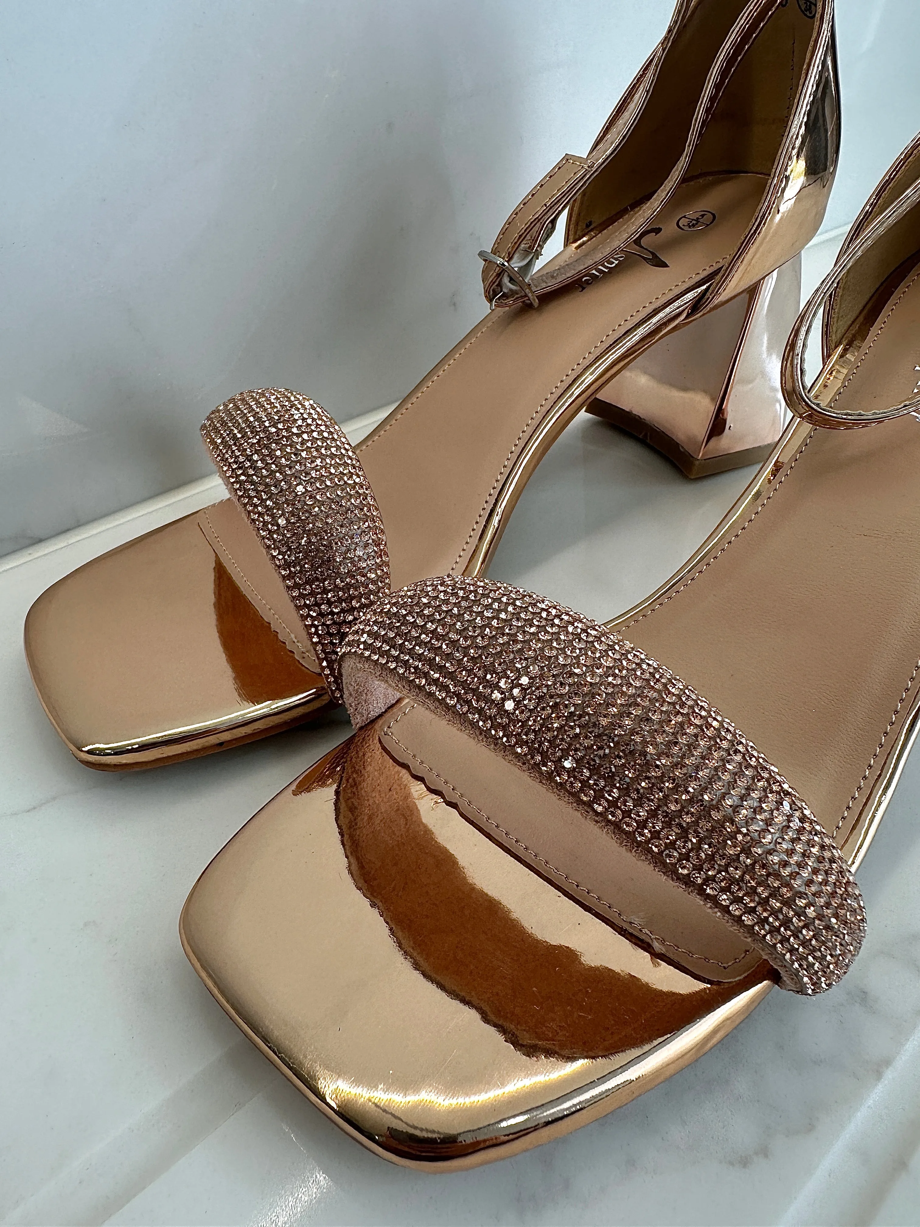 LO5 (GOLD)