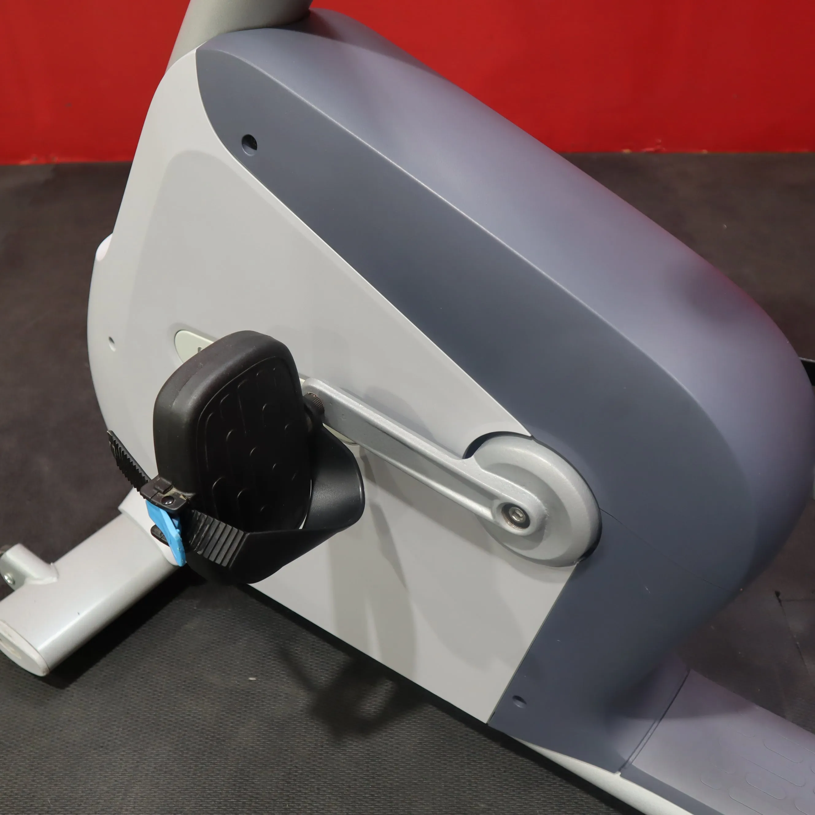 Precor RBK 835 Recumbent Bike w/P30 Console (Refurbished)
